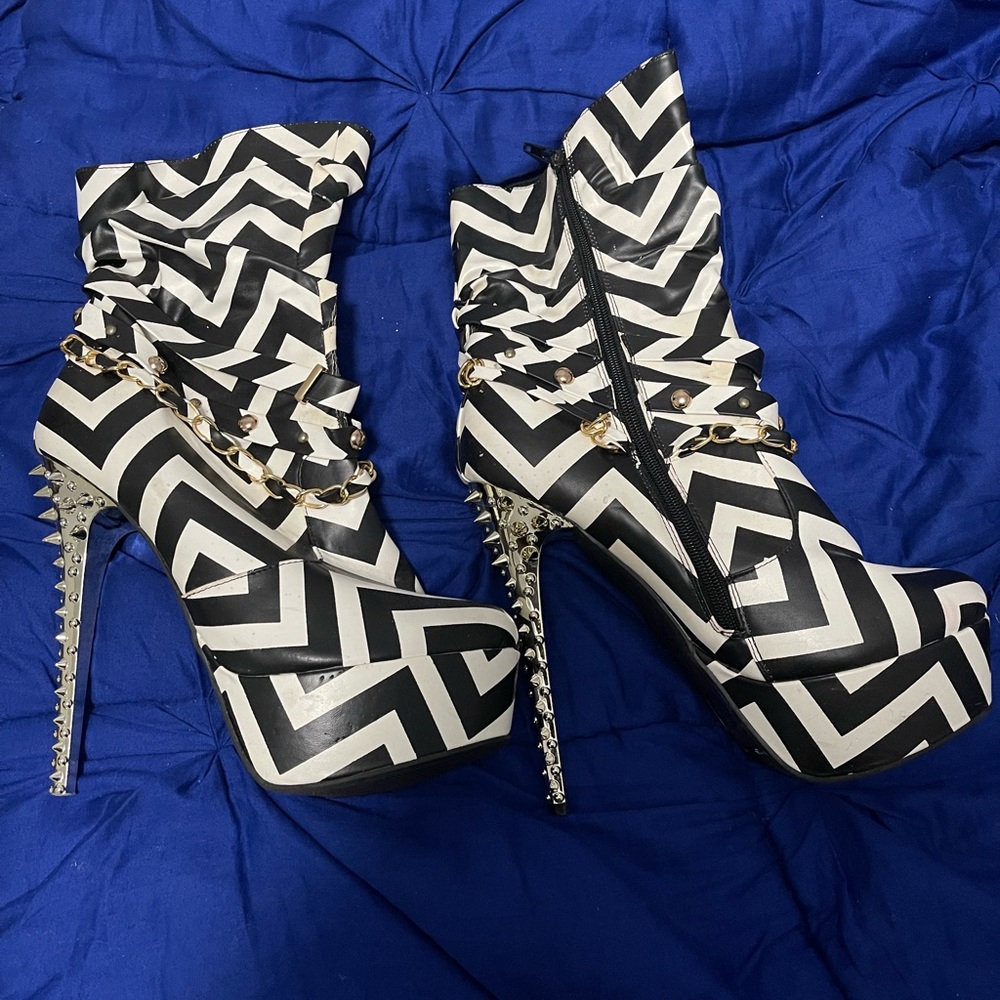 Size 10 Chevron Boots